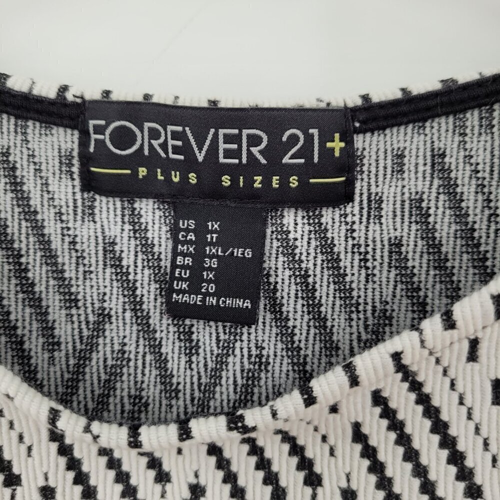Forever 21+ Sleeveless Crop Tank Top - Picture 4 of 4